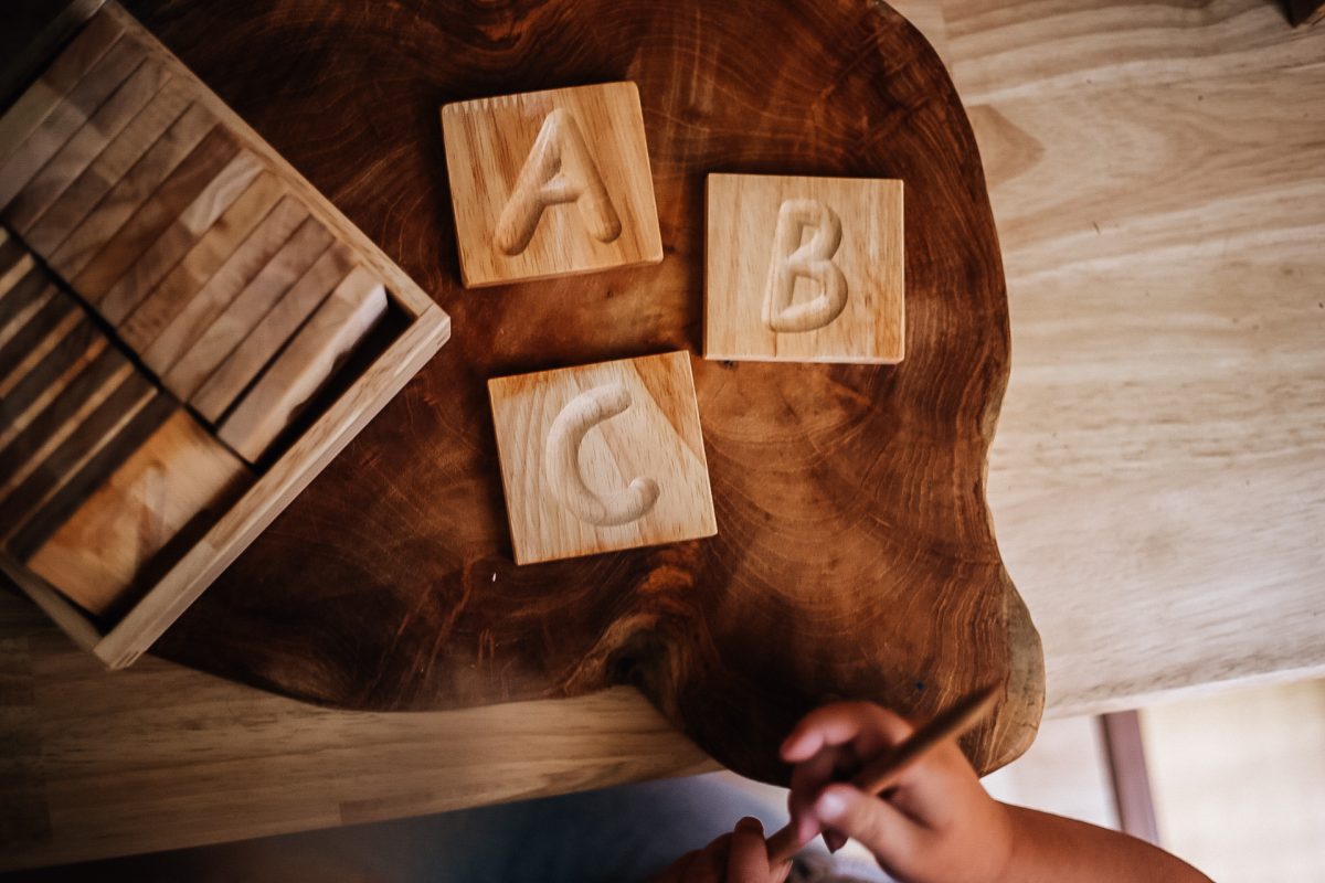 QToys  Capital letter tray