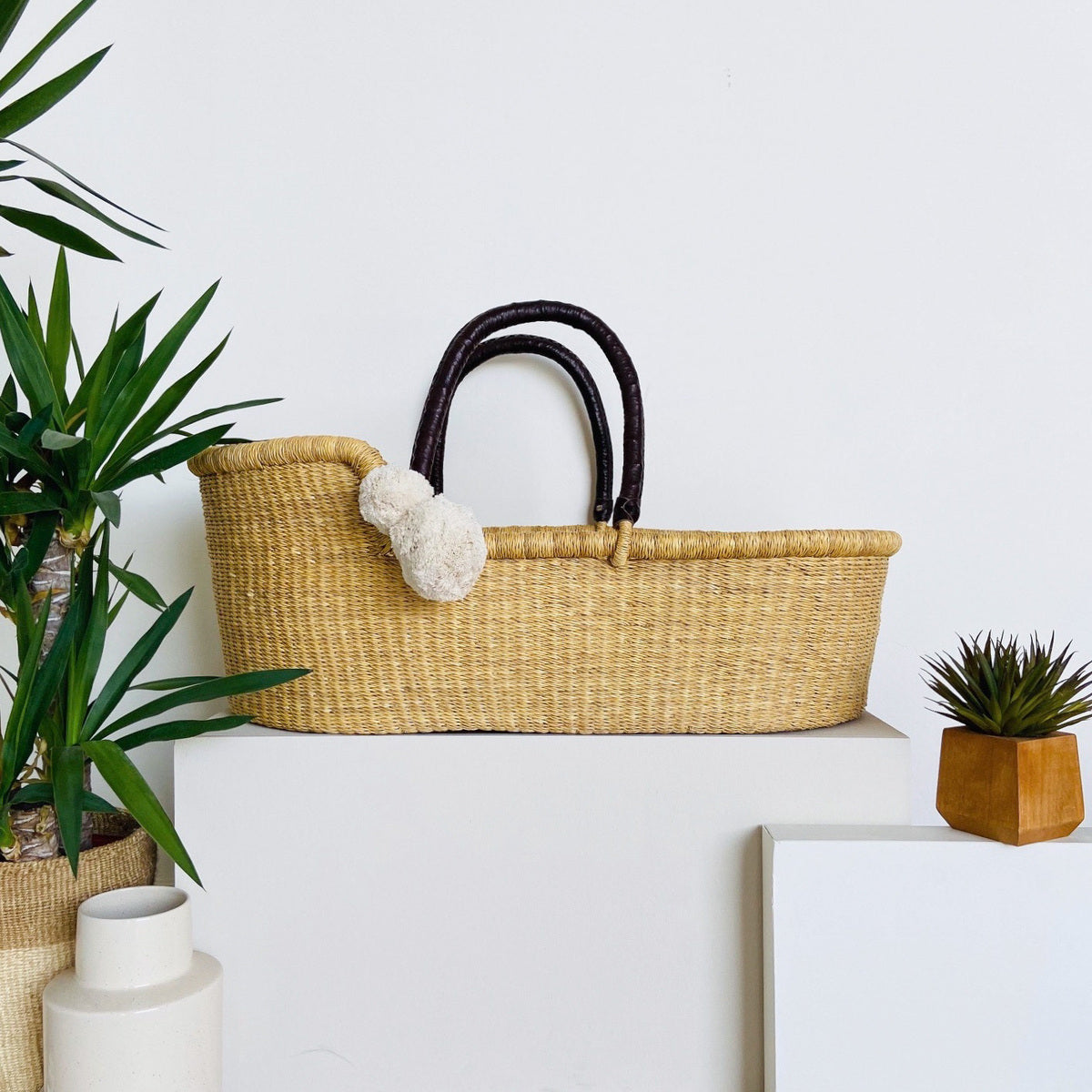 African Moses Basket<br>Brown Handle