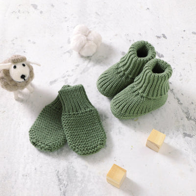 Newborn Knit Socks With Knit Mitten Gloves