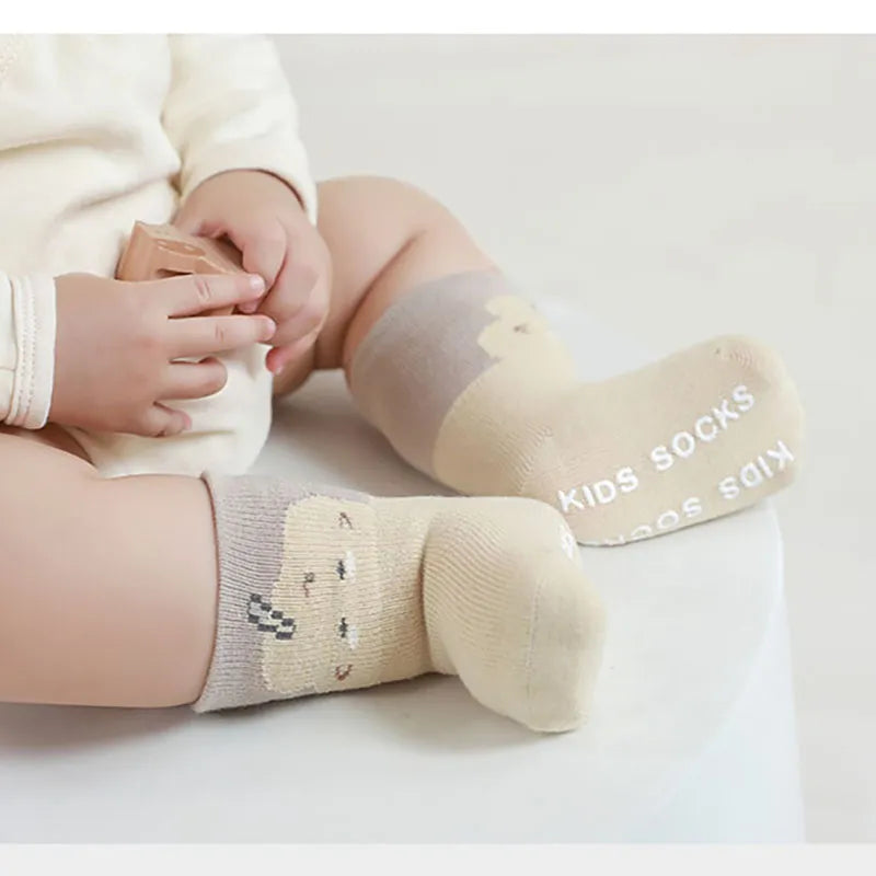 5 Pairs Comfy Cartoon Midi Socks