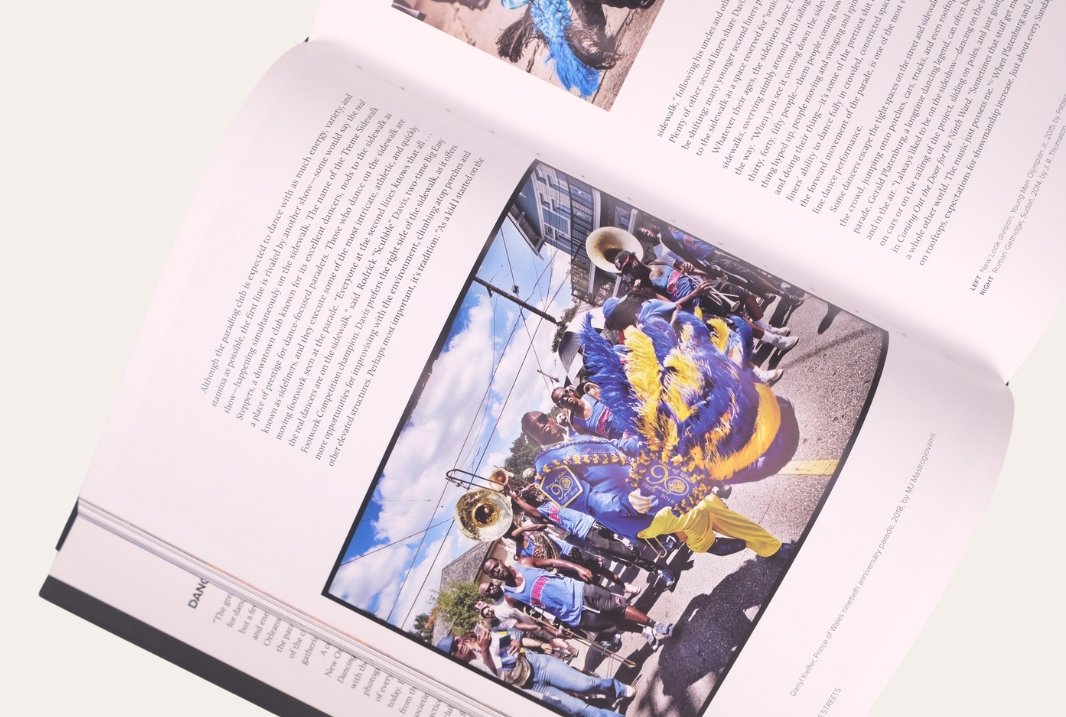 Dancing In The Streets : Social Aid and Pleasure Clubs of New Orleans