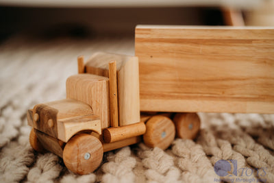 QToys Cargo Truck