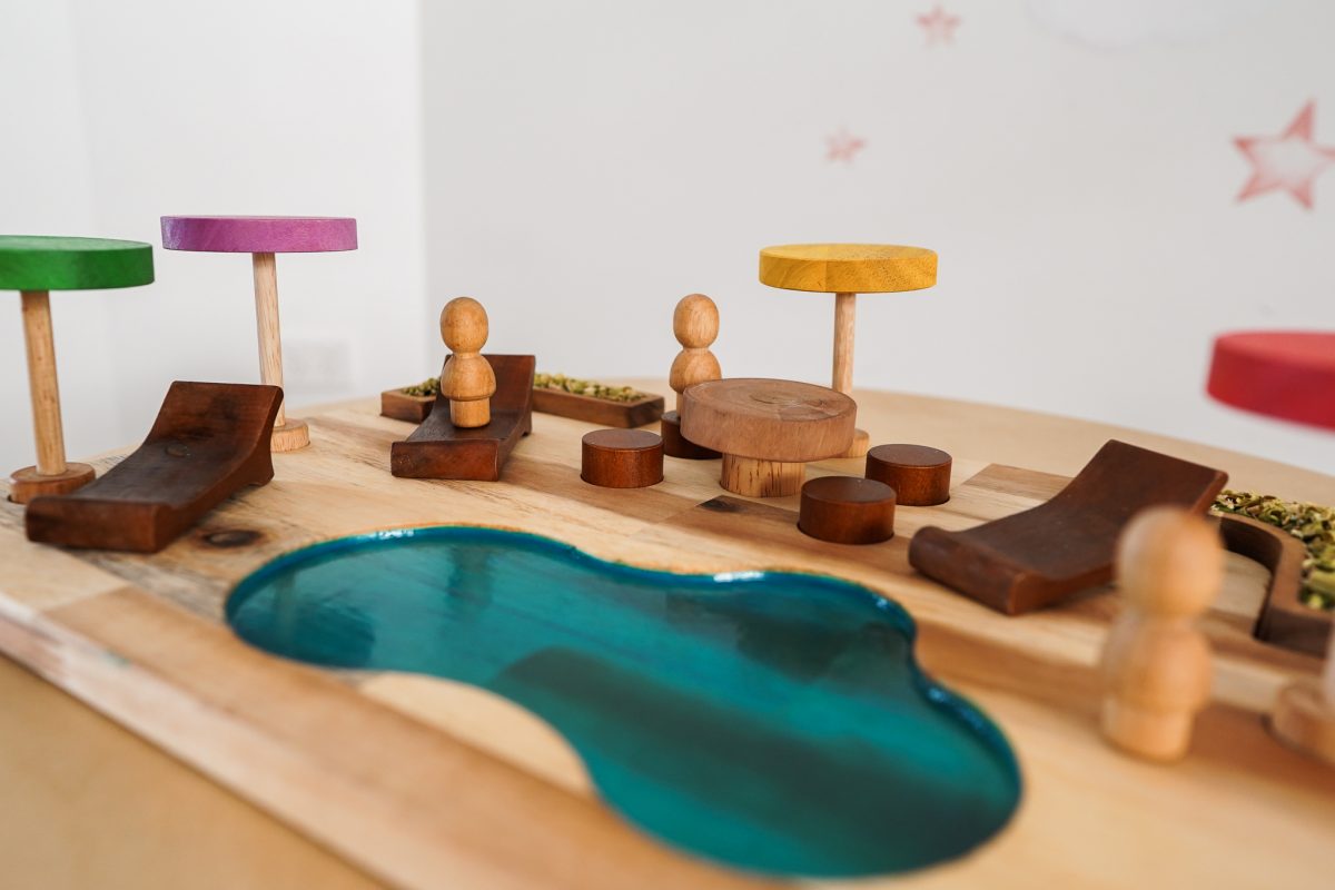 QToys  GNOMES RESORT