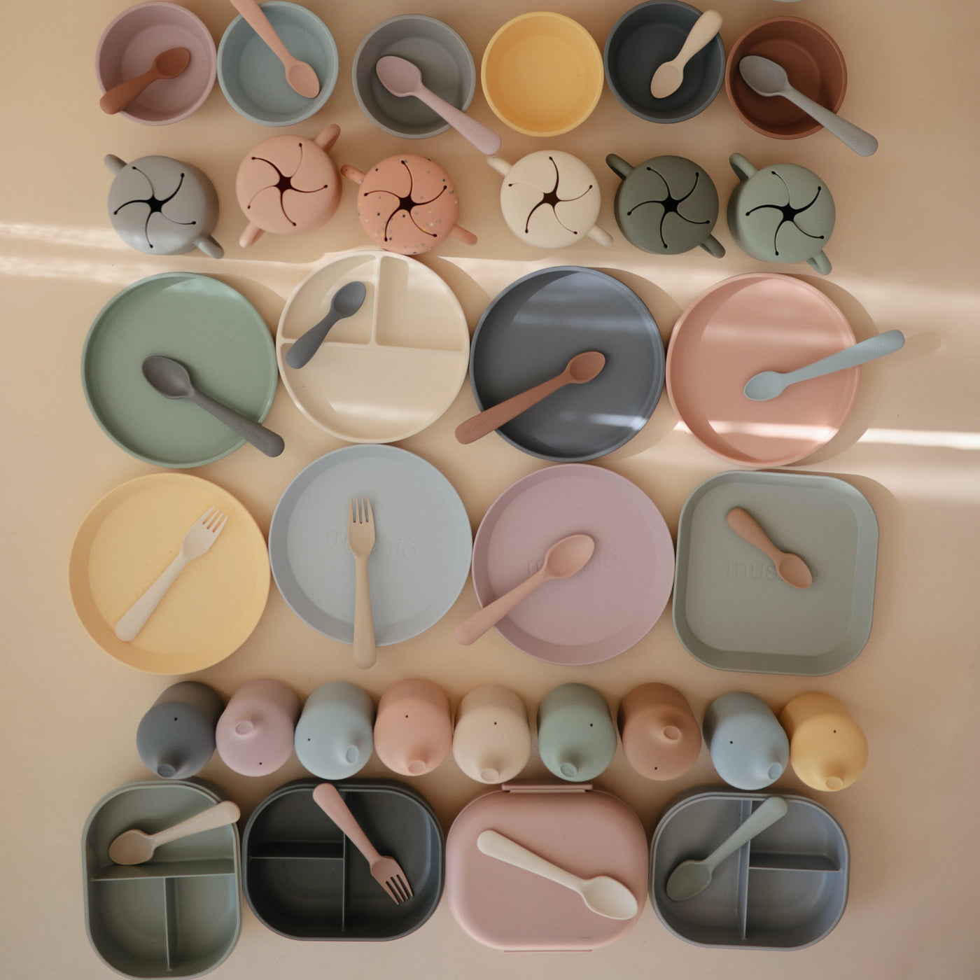 Round Dinnerware Plates