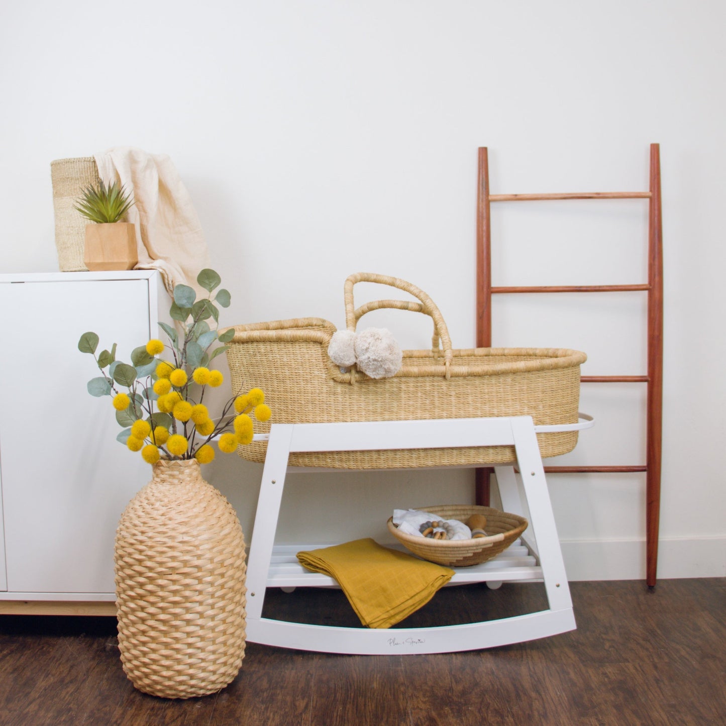 Classic Rocking<br>Moses Bassinet Stand<br>with brake<br>White