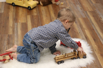 Amish-Made Wooden Log Semi Truck Toy, With Removable Logs - Kidtoycart