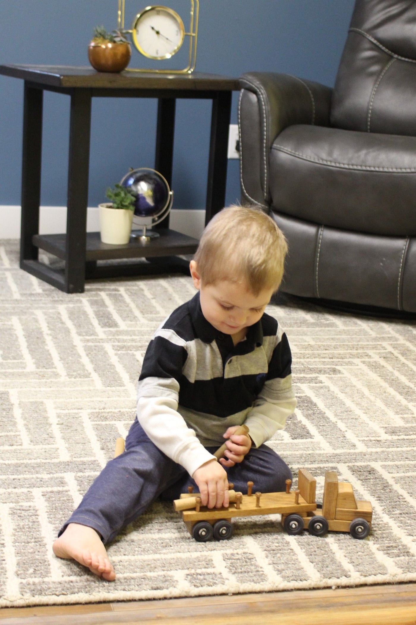 Amish-Made Wooden Log Semi Truck Toy, With Removable Logs - Kidtoycart